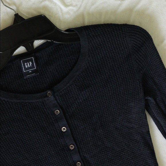 Slim-fitting baby blue button down sweater - Picture 3 of 4